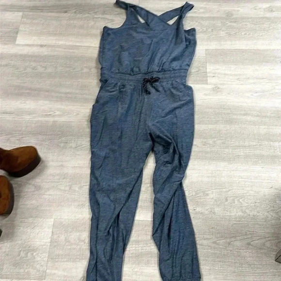 We Wander Women’s Weflex Sybelle Blue Stretch Jumpsuit racerback size medium - Picture 5 of 7